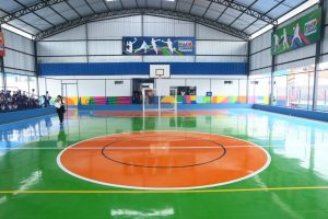 Fred Campos amplia investimentos na educação e entrega nova quadra e laboratório em Paço do Lumiar