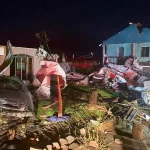 Tornado-com-ventos-de-ate-250-kmh-devastou-o-municipio-de-Rio-Bonito-do-Iguacu-no-Parana.-Ao-menos-seis-pessoas-morreram-Metropoles-12-e1762698481475